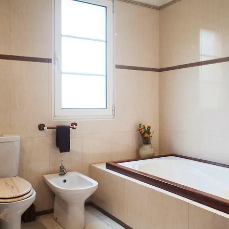 Funcho - House With Fantastic Bay And Ocean Views 別荘 *
